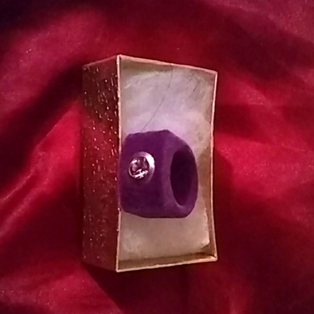 Njoi purple velvet cocktail ring